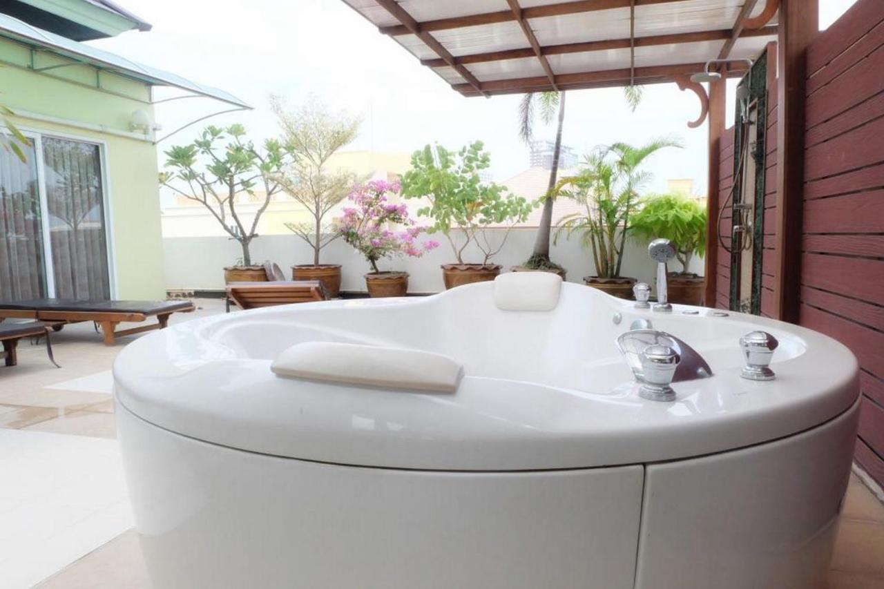 Oyo 1097 Thep Apartment Pattaya Exterior photo