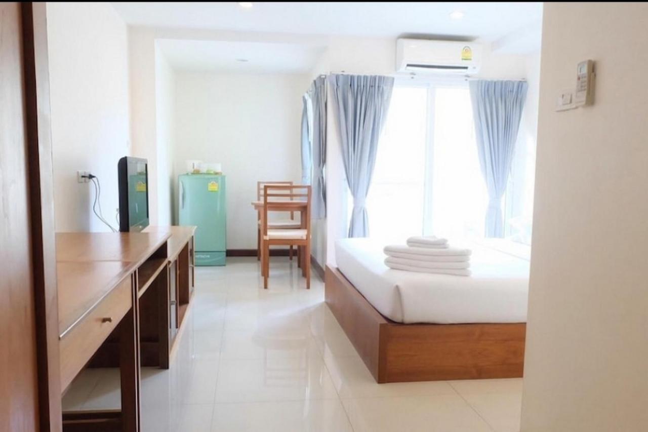 Oyo 1097 Thep Apartment Pattaya Exterior photo