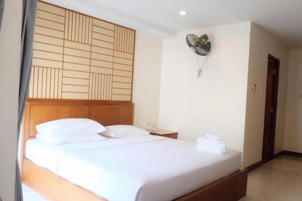 Oyo 1097 Thep Apartment Pattaya Exterior photo