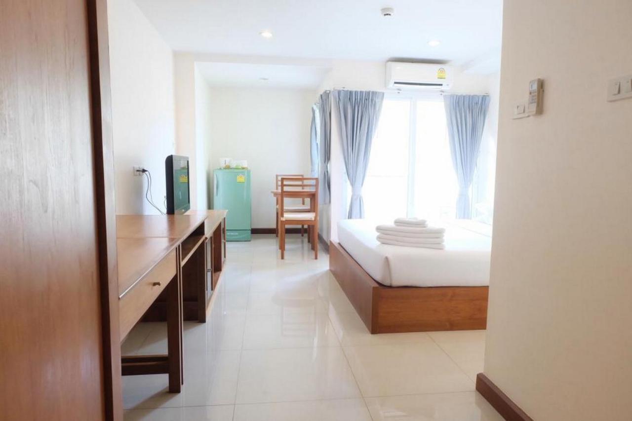Oyo 1097 Thep Apartment Pattaya Exterior photo